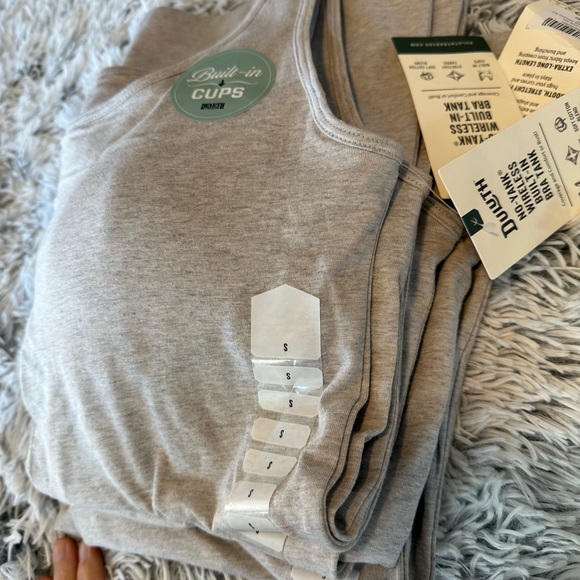 Duluth No Yank wireless built in bra tank. Womens small. - Picture 3 of 6